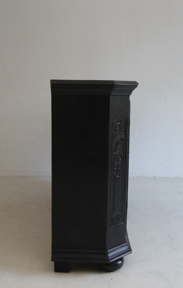 Schwarze Anrichte in Eiche, um 1800 – Bild 35