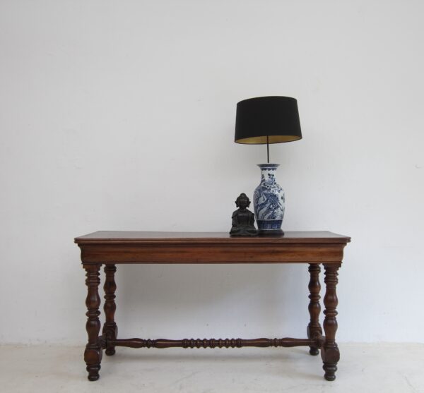 Louis Philippe Schneidertisch in Nussbaum