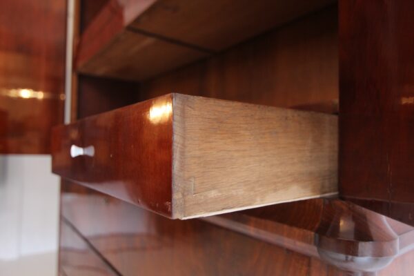 Biedermeier Mahagoni Kabinettschrank mit Sekretärklappe – Bild 15