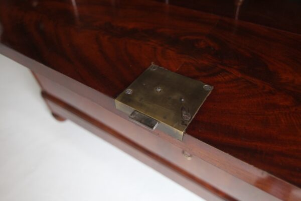 Biedermeier Mahagoni Kabinettschrank mit Sekretärklappe – Bild 34