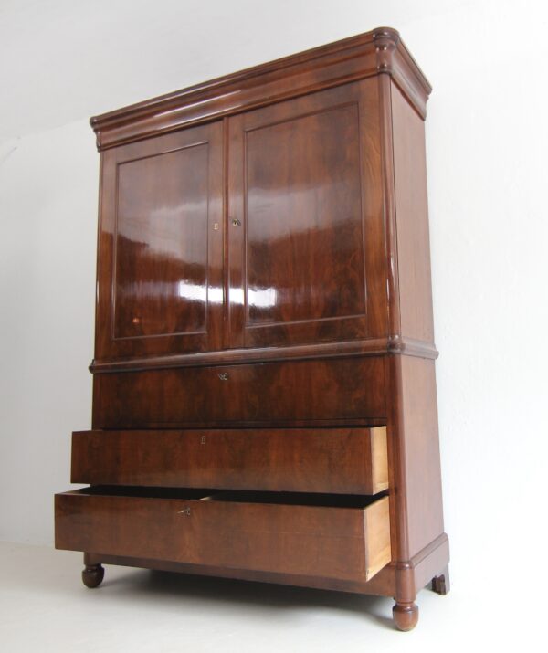 Biedermeier Mahagoni Kabinettschrank mit Sekretärklappe – Bild 53